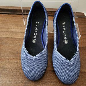 Rothy's round toe Flat in blue  Size 8